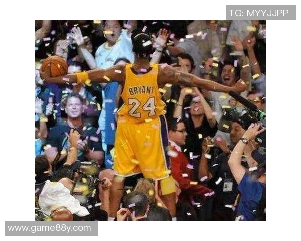 科比重返赛场观战湖人对决独行侠引发球迷热议