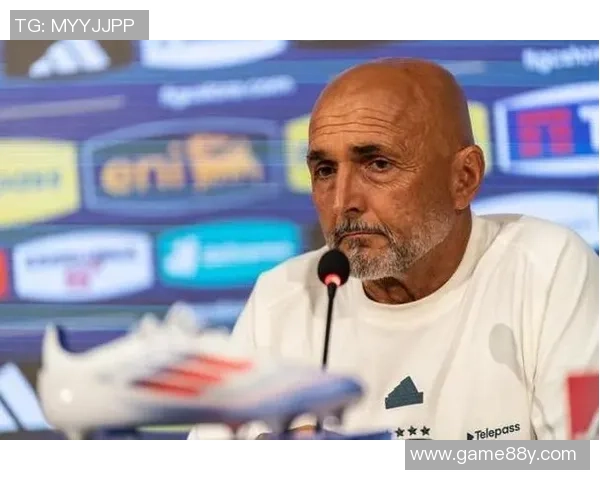 前教练：库普梅纳斯能很好地习惯三中卫，斯帕莱蒂十分了解他